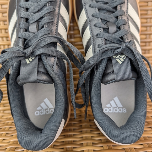 Adidas Black and White Skate Sneakers Shoes Gum Sole Size 8 - Picture 14 of 16